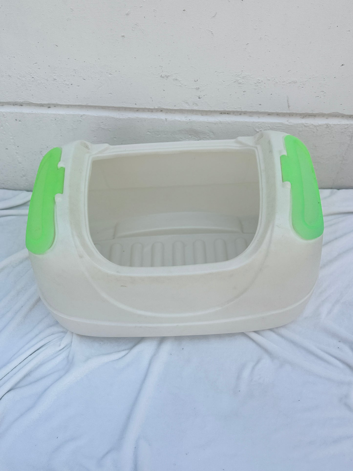 Durable Plastic Toy Box - Lightweight and Spacious Kids' Storage Solution