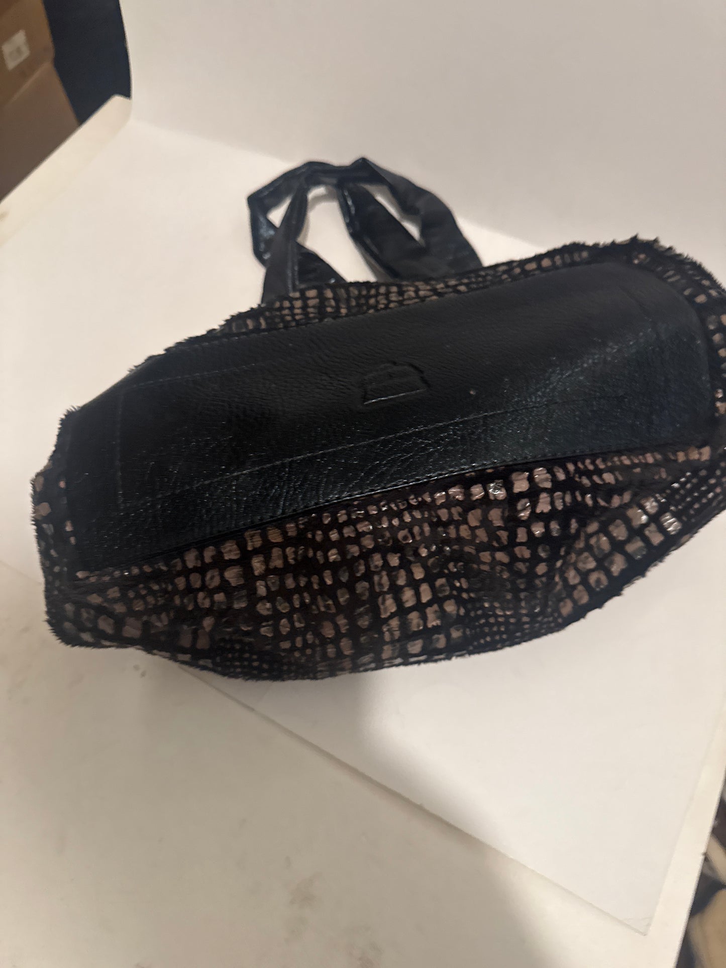 Kathy New Zealand Handbag - Stylish and Versatile