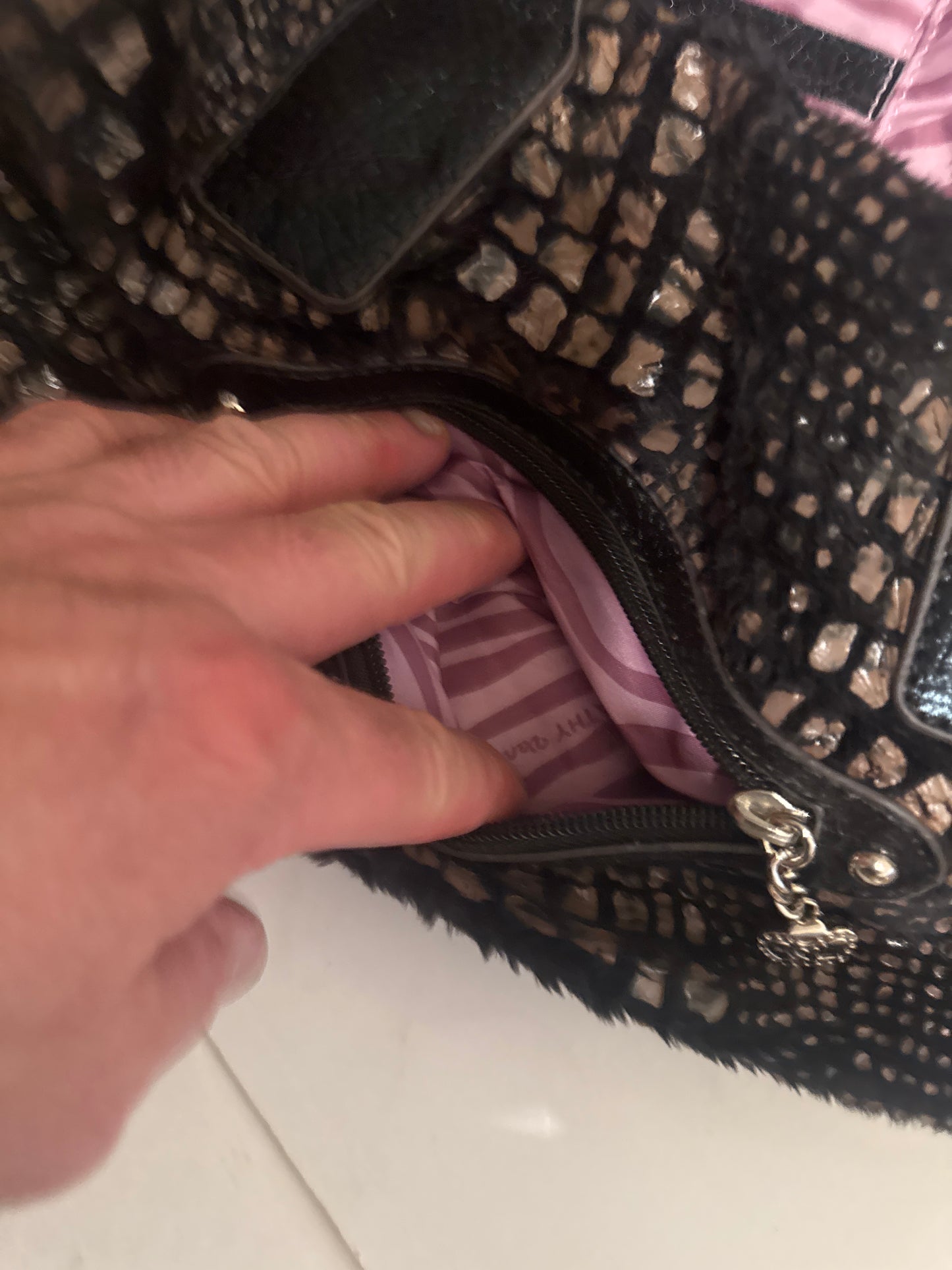 Kathy New Zealand Handbag - Stylish and Versatile