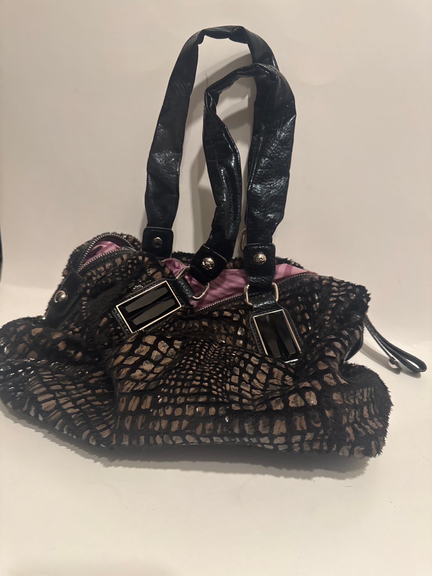 Kathy New Zealand Handbag - Stylish and Versatile