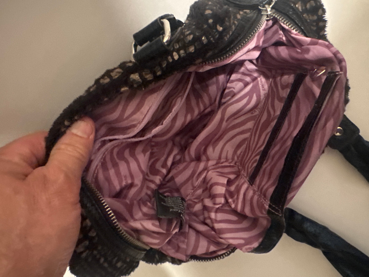 Kathy New Zealand Handbag - Stylish and Versatile