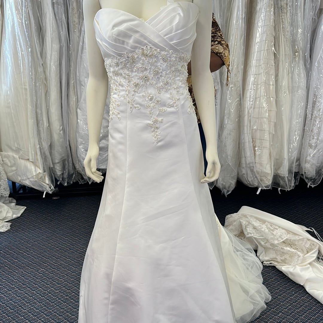 Mon Cheri Bridal: Elegance & Style for Every Bride
