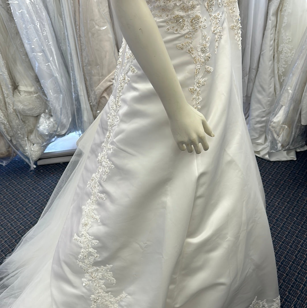 Mon Cheri Bridal: Elegance & Style for Every Bride