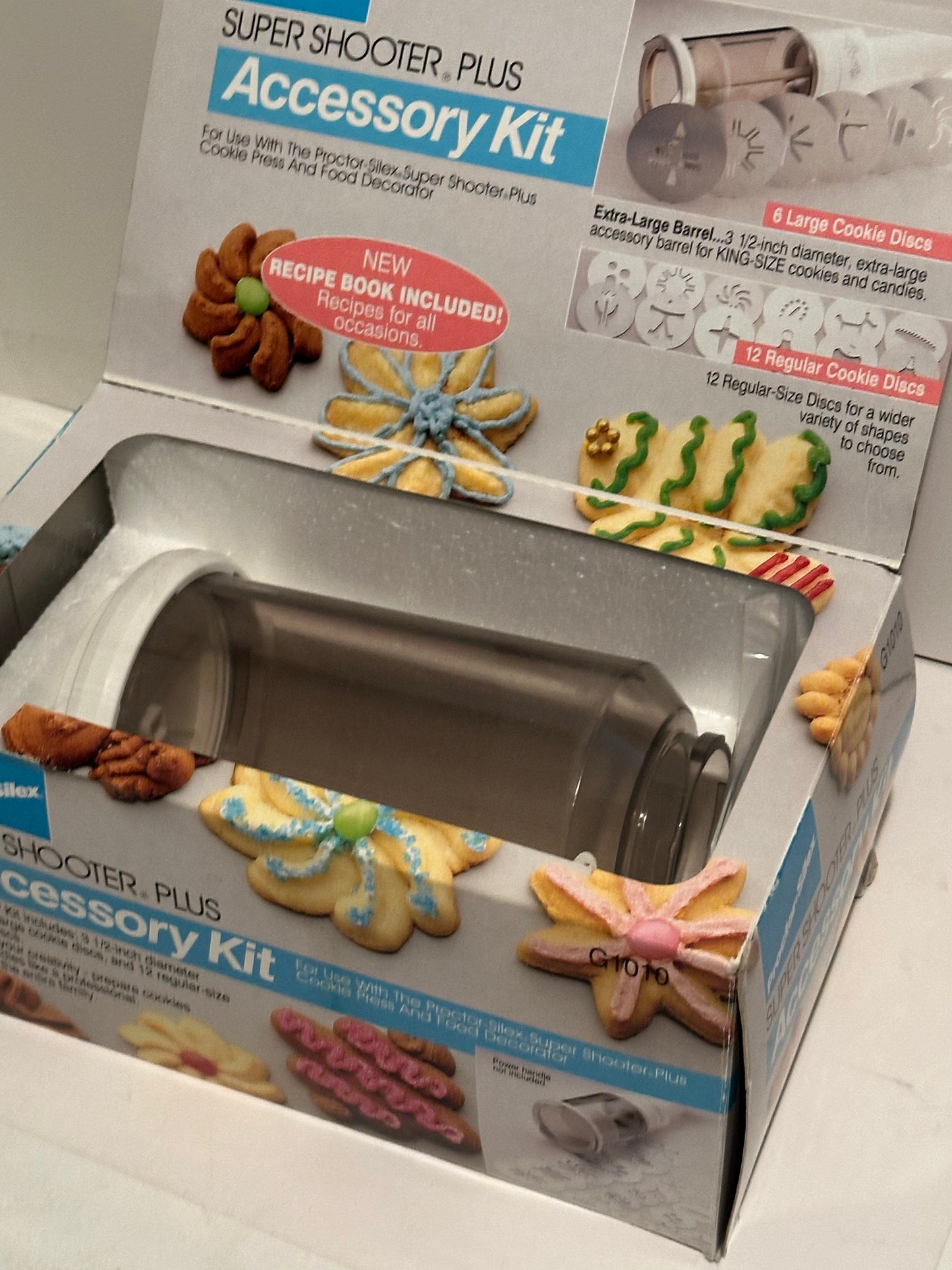 Proctor Silex shooter accessory kit featuring extra-large barrel and cookie discs for baking cookies