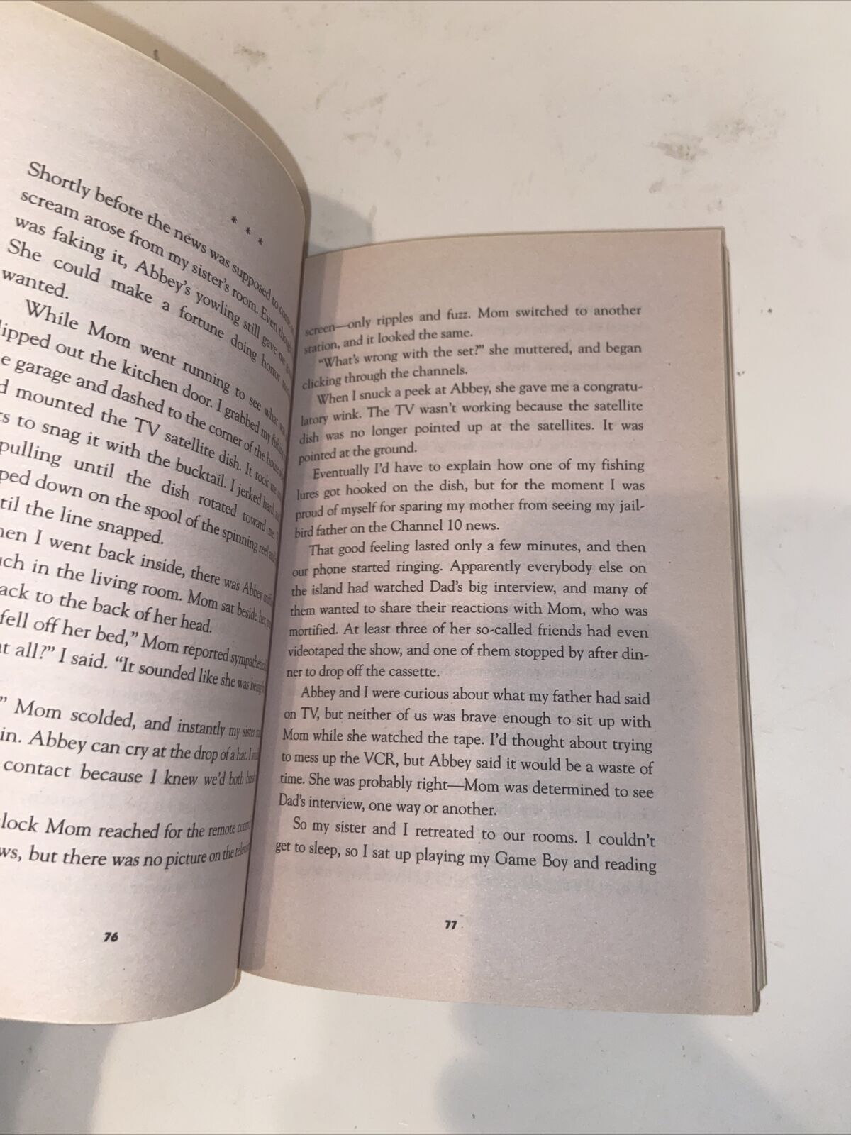 Flush - A Hilarious and Thrilling Adventure by Carl Hiaasen, New York Times Bestselling Author