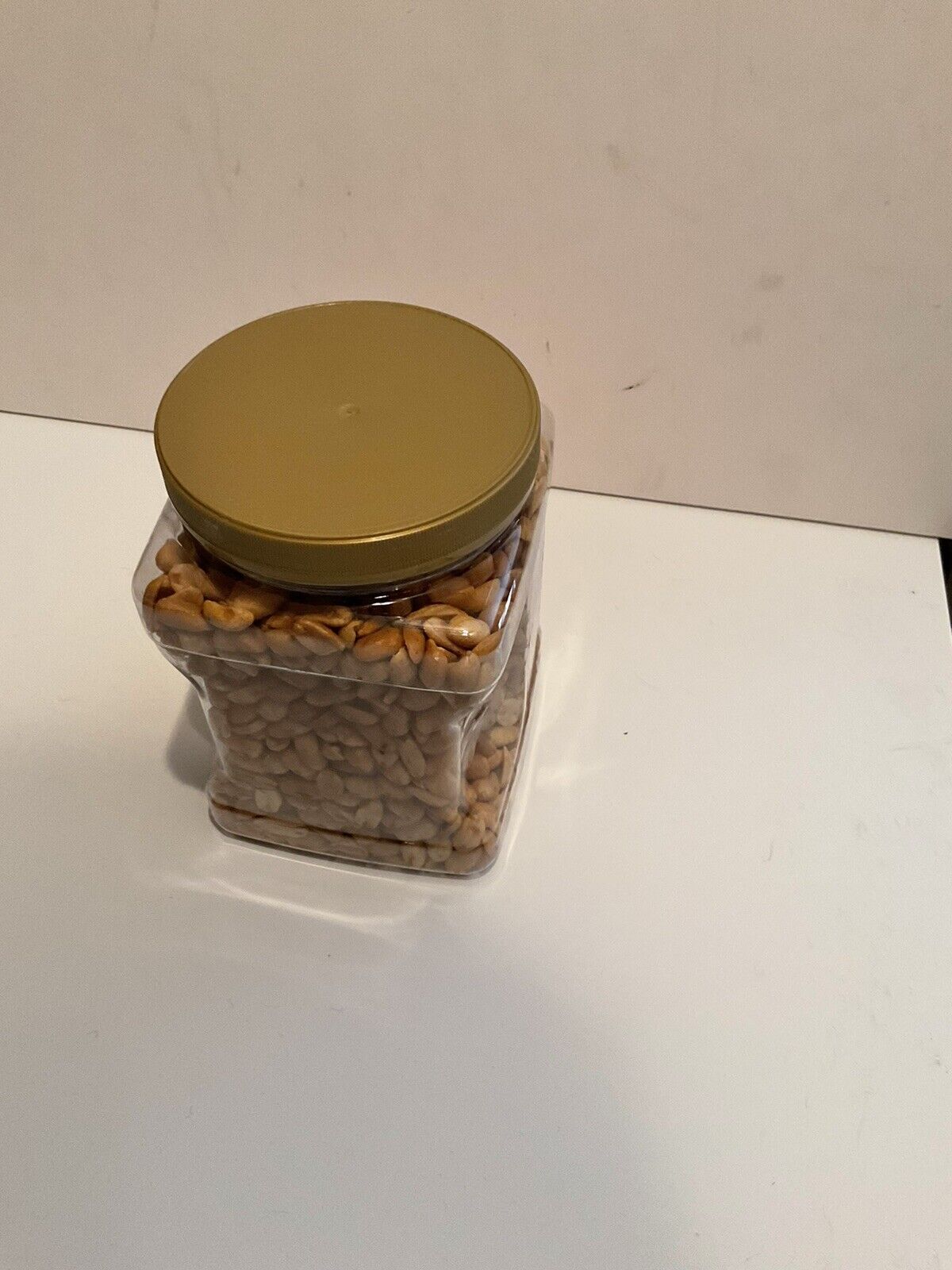 Member's Mark Extra Large Virginia Peanuts with Sea Salt, 34.5 Ounce