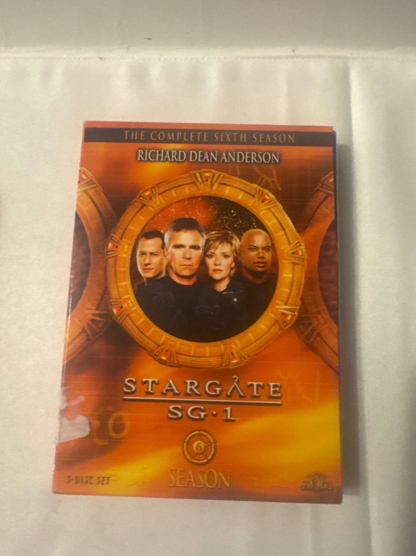 The complete six season Richard Dean Anderson, Stargate, SG one