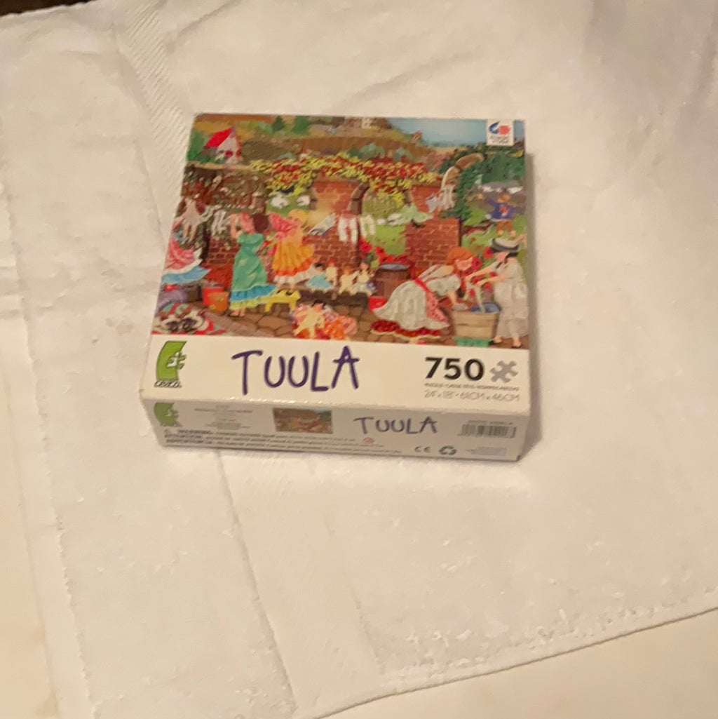 Garden Party Delight 750 Piece Puzzle - Tuula Burger