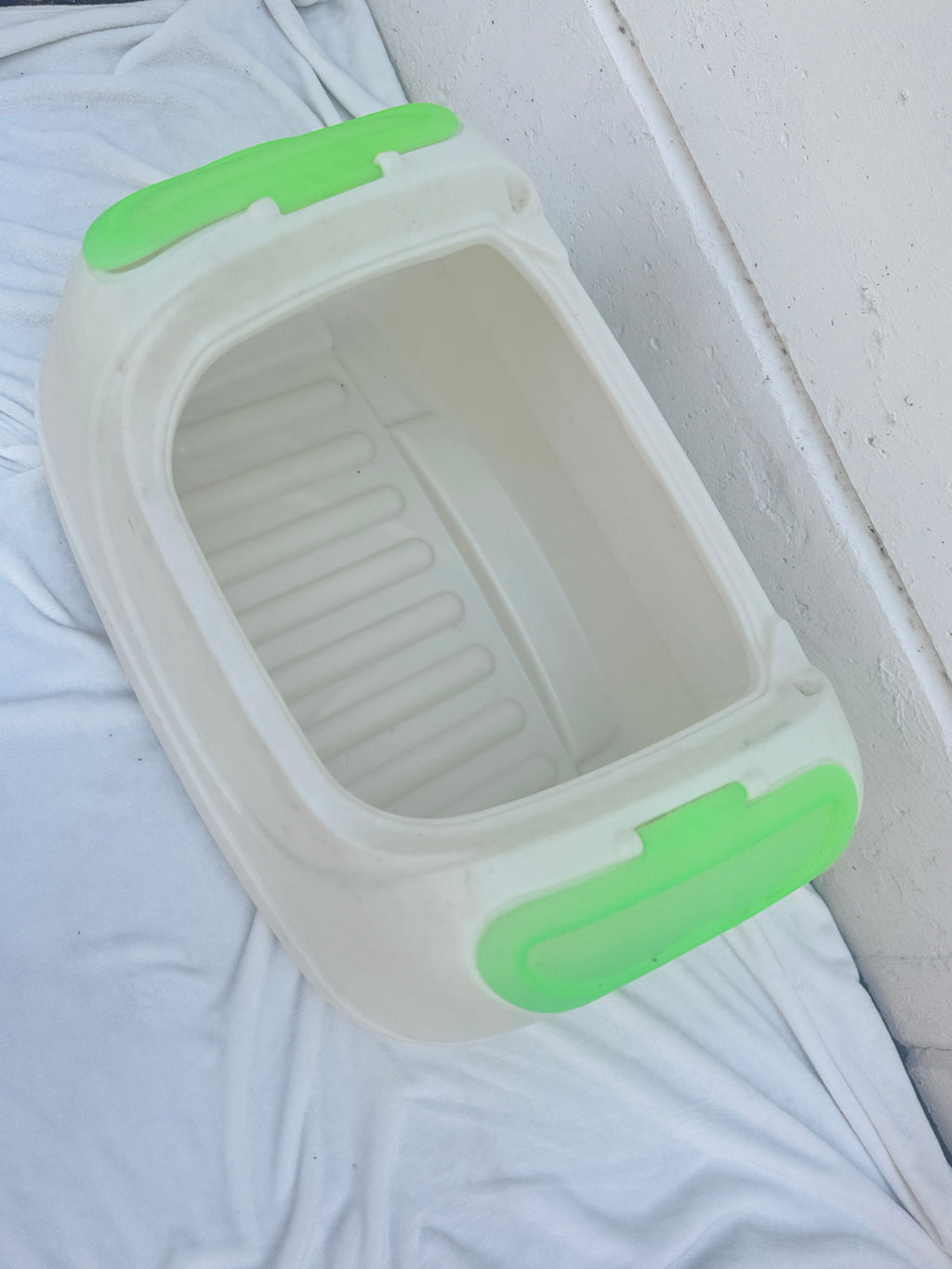 Durable Plastic Toy Box - Lightweight and Spacious Kids' Storage Solution