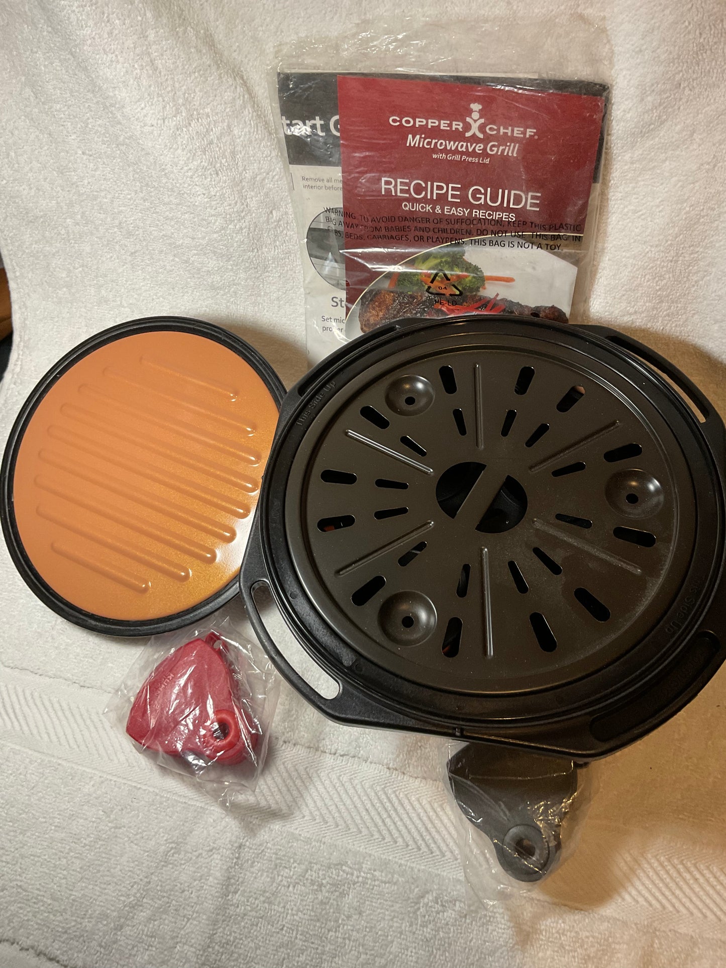 Copper Chef Microwave Grill Pan with Lid and Accessories