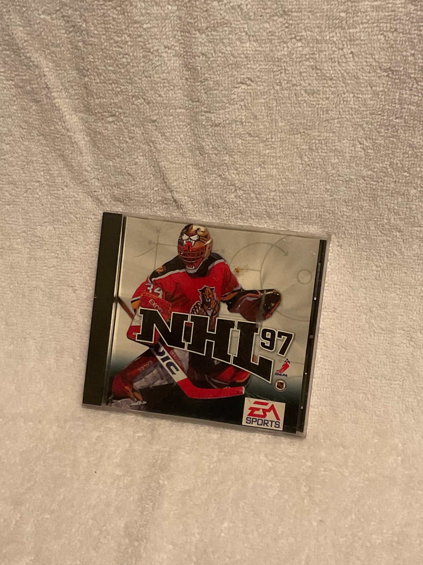 Vintage NHL 97 Hockey Game