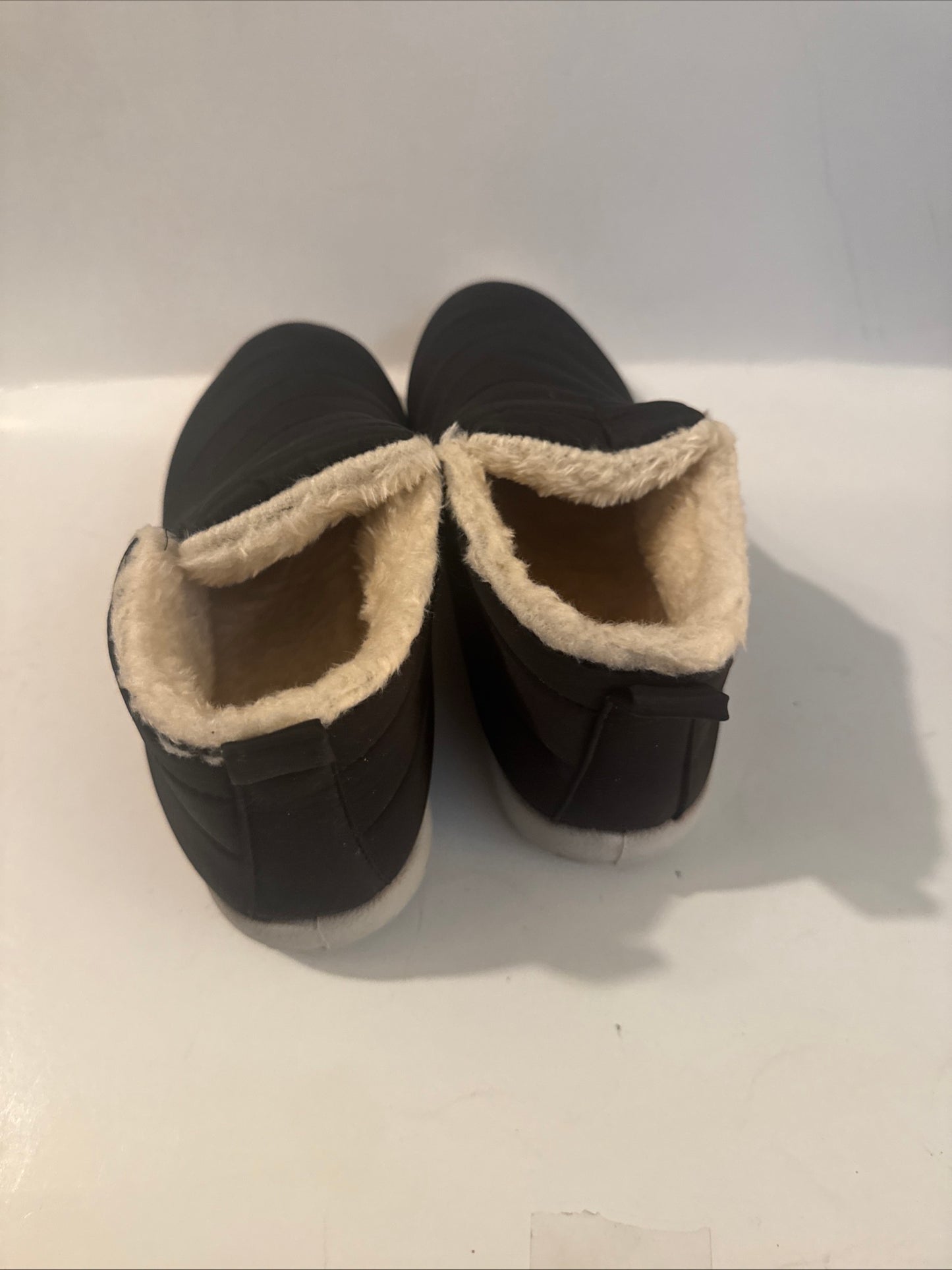 Quilted Winter Slippers – Faux Fur Lined, Slip-On Comfort