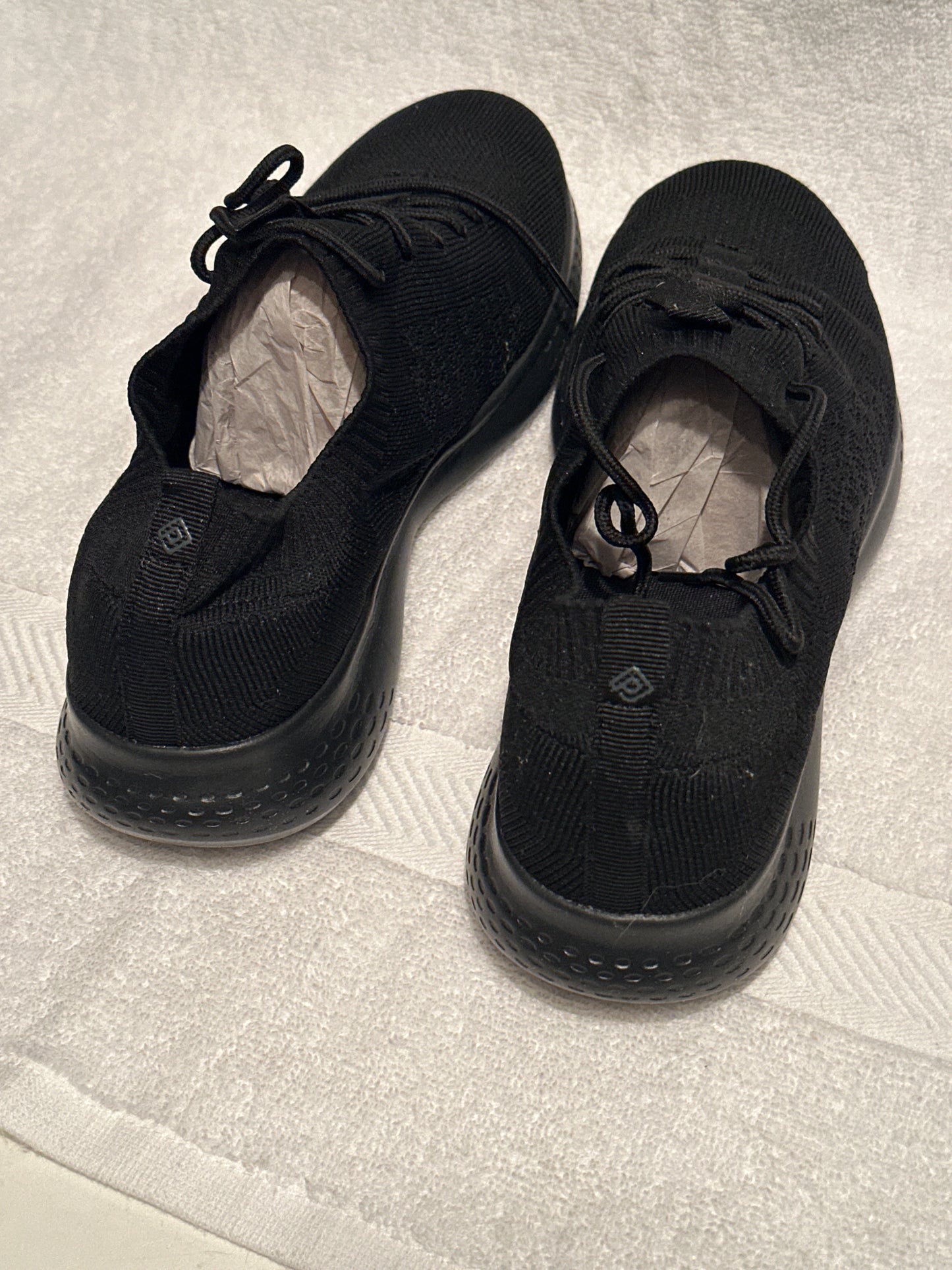 Non-Slip Black Work Sneakers - Safety & Comfort size 11