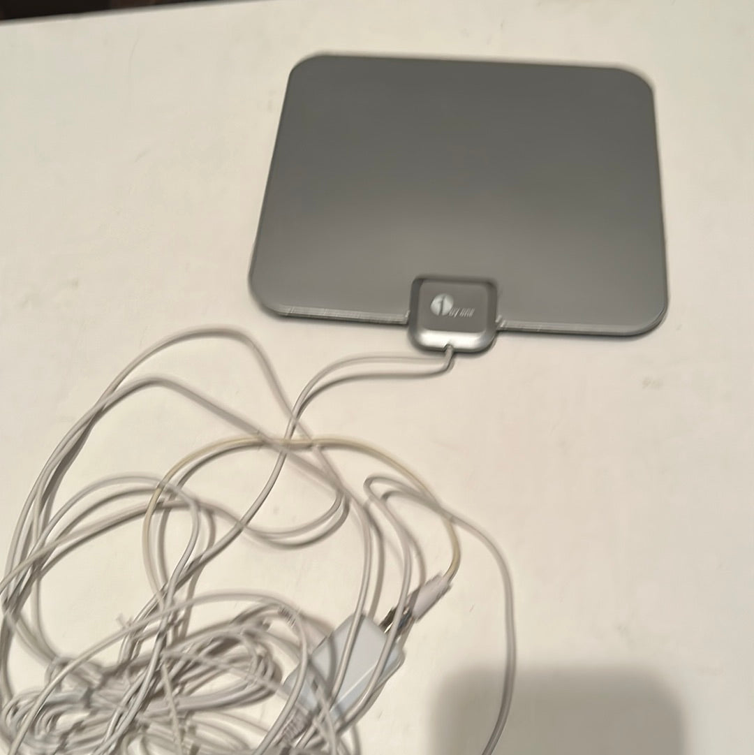 The CrystalClear Amplified Indoor HDTV Antenna