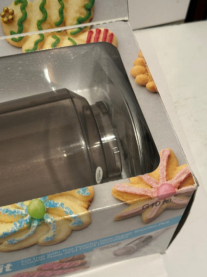 Proctor Silex shooter accessory kit in packaging with decorated cookies on the box
